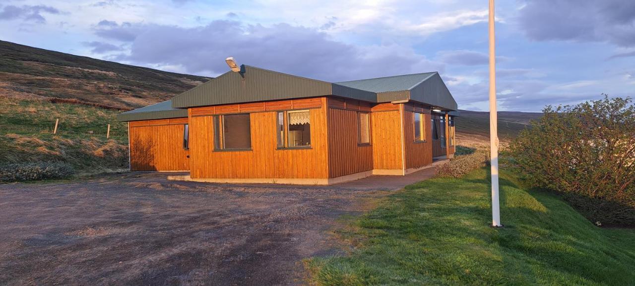 Guesthouse Klambrasel Skogar  Eksteriør bilde